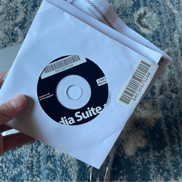 LG Ultra Slim Portable DVD WRITER SuperMulti BLADE - Picture 5 of 8